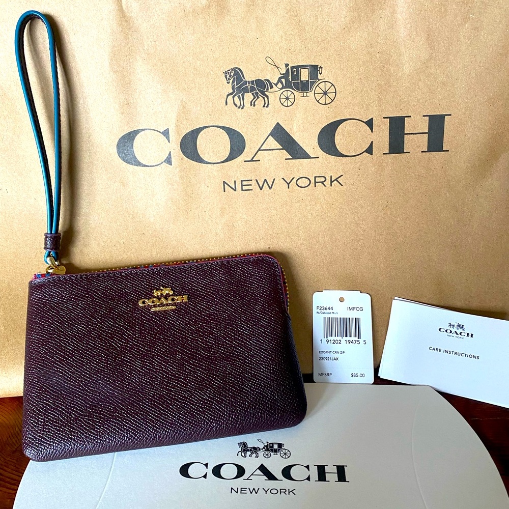 NWT AUTHENTIC Coach Canvas Eggplant Wristlet